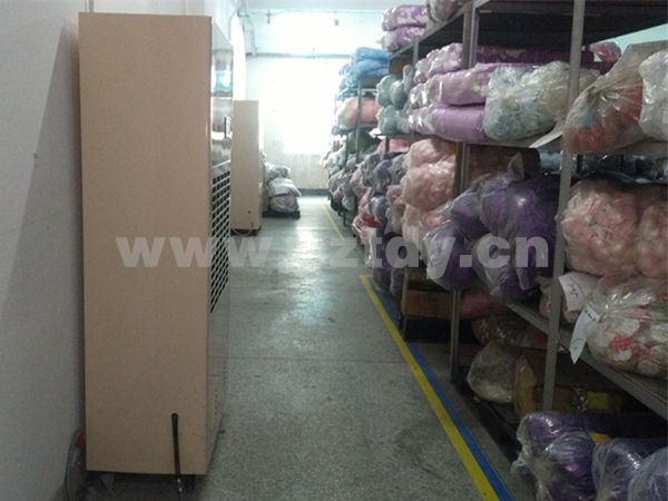 华丰玩具辅料仓库除湿机应用案例